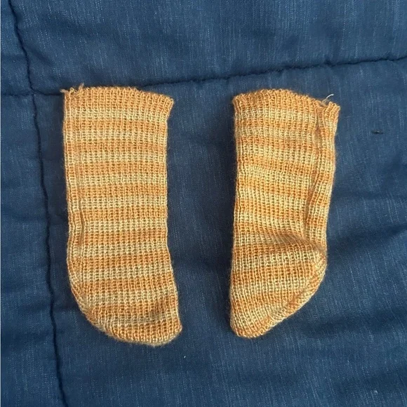 American Girl Kirsten Meet Apron, Spoon Bag, Spoon, Bonnet, Stockings, Boots - Picture 7 of 11